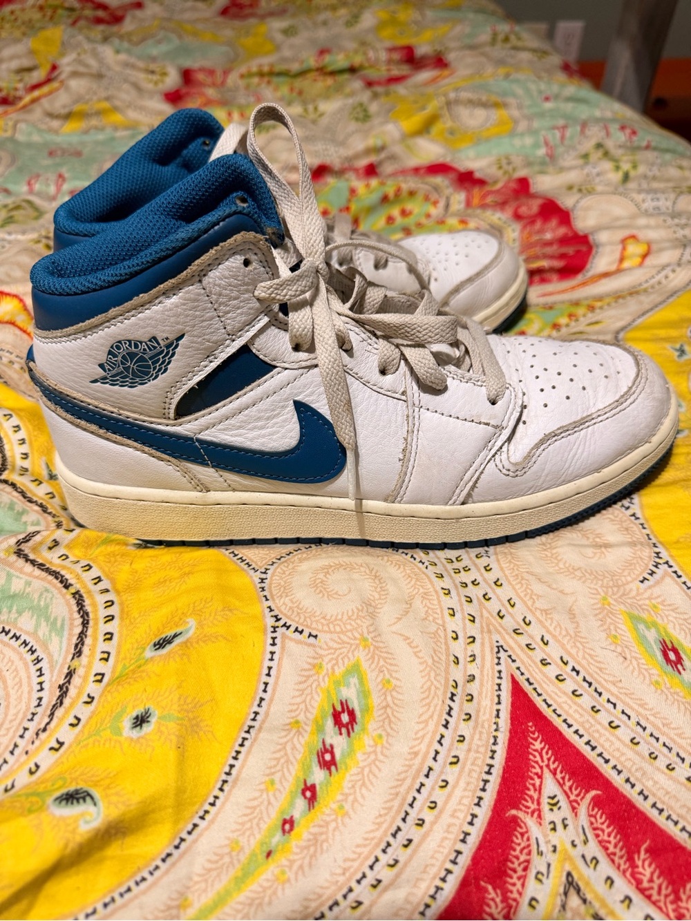 Nike Kids High-Top Sneakers in White & Blue